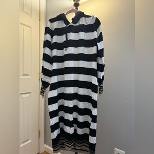 Plus size dress Long sleeves Ashley Stewart Black and white NWT 22/24
